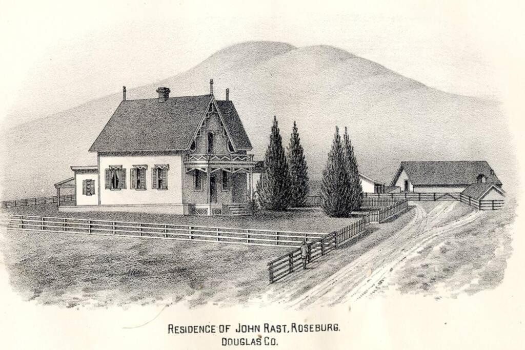 Отель Historical John Rast House Circa 1875 Роузберг Экстерьер фото