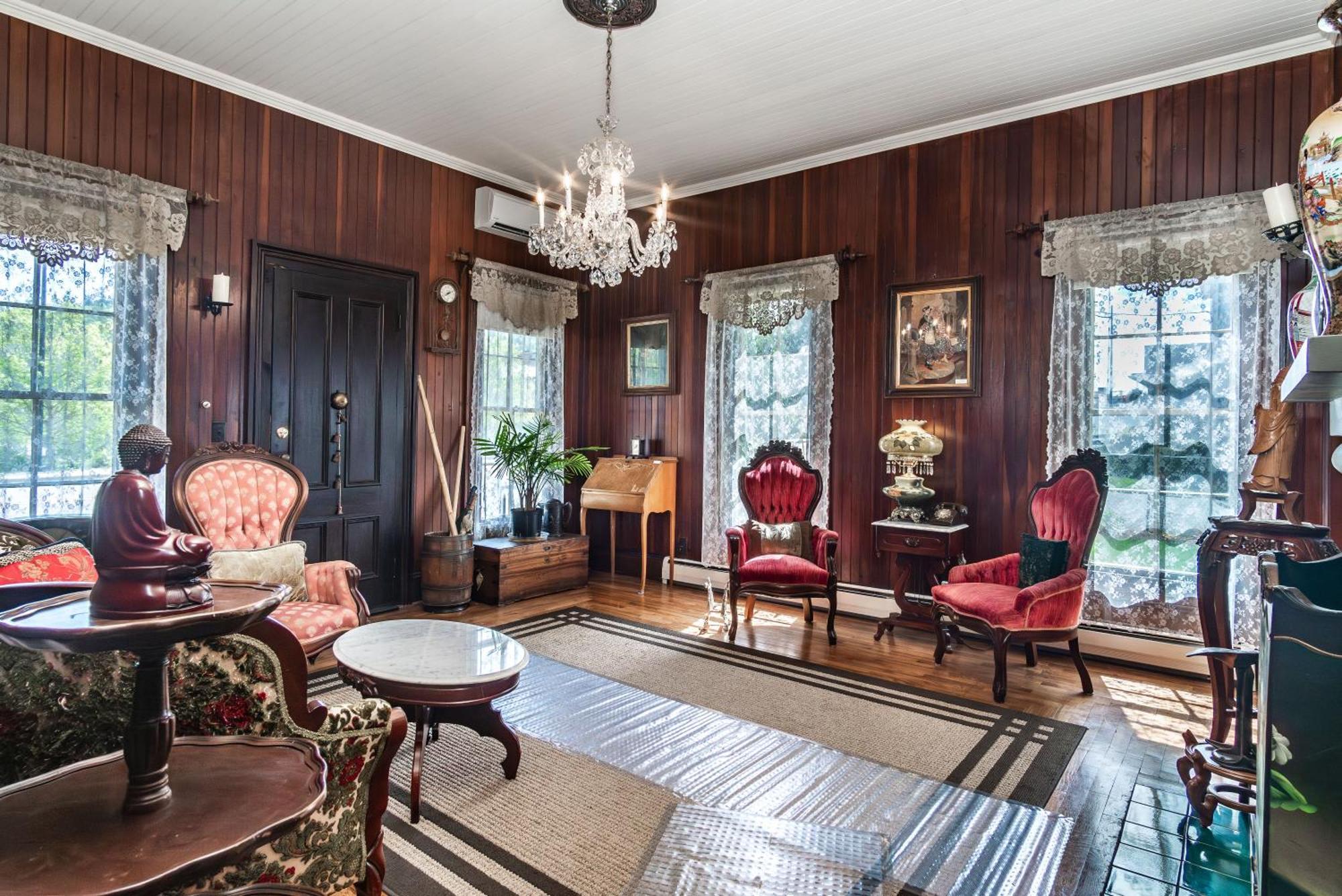 Отель Historical John Rast House Circa 1875 Роузберг Экстерьер фото